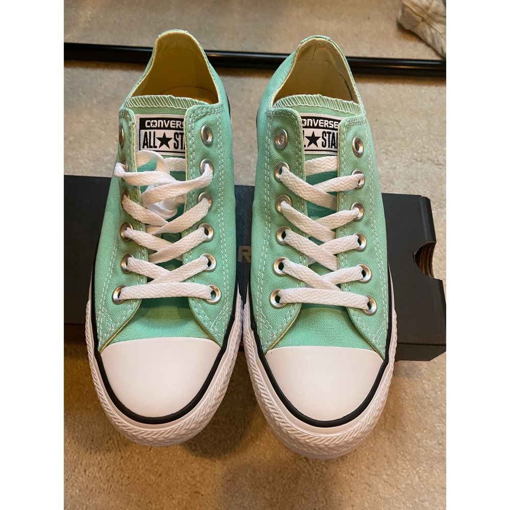 **NWOT** Converse Low Tops
